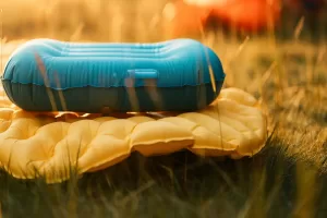 Saltea gonflabila cu perna camping