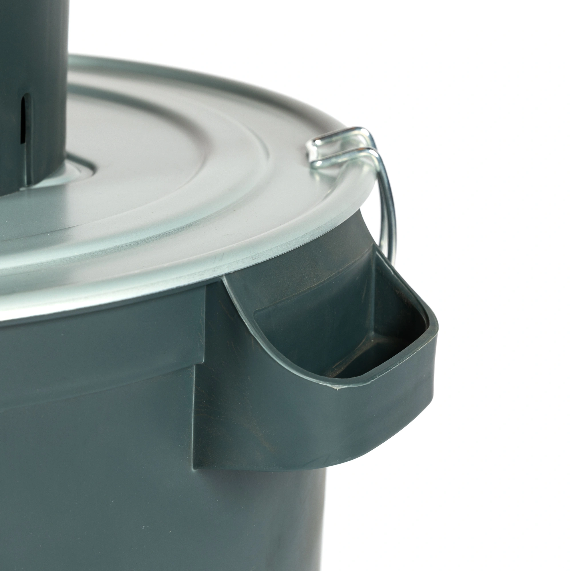 Moara-cereale-70-100-kg-pe-ora-cu-galeata-plastic-50L-9.webp
