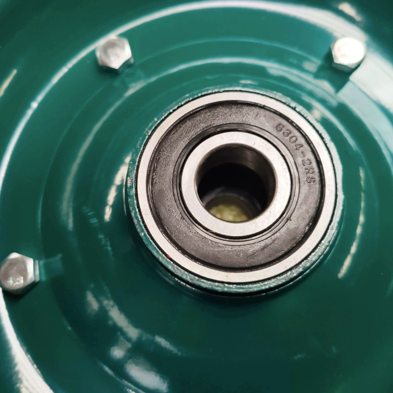 Roata-Roaba-3.50-8-cu-rulment-1-3.webp