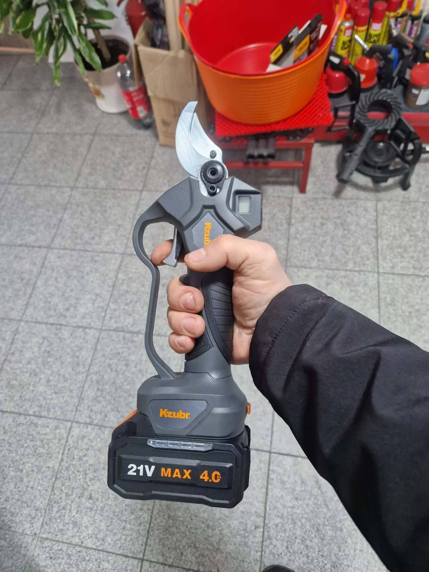 Foarfeca electrica pomi profesionala LCD Tăiere 40mm 2 Acumulatori 21V Motor Brushless Foarfeca electrica pomi profesionala